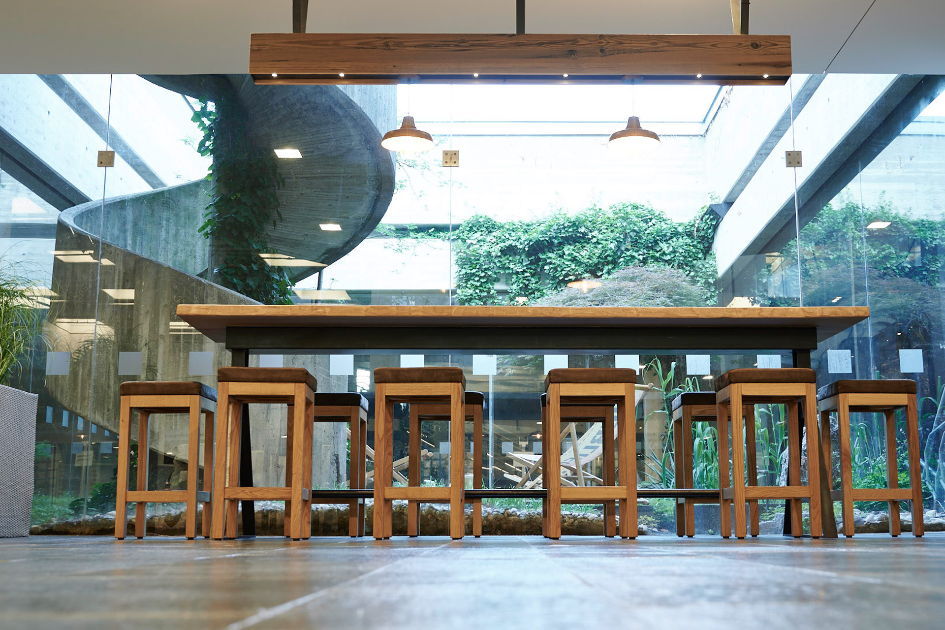 Nägel Erlangen Heinrich-Lades-Halle Foyer Bar