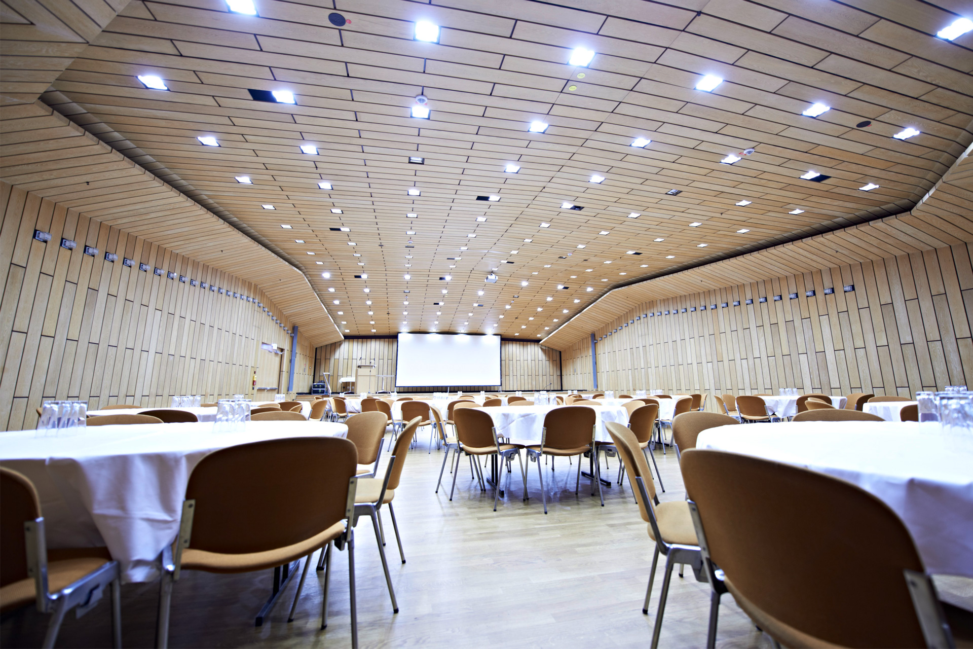 Nägel Erlangen Heinrich-Lades-Halle Kleiner Saal Bankett Kleiner Saal Bankettbestuhlung