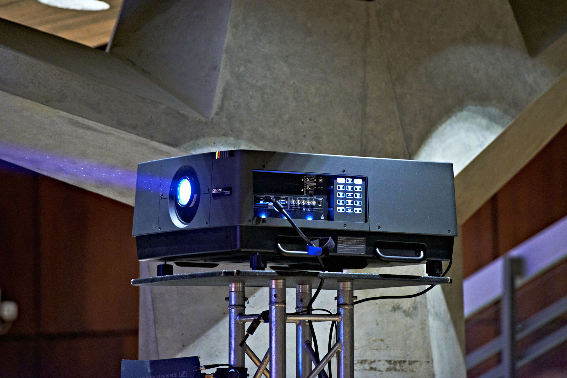 Nägel Erlangen Partner Betont Beamer